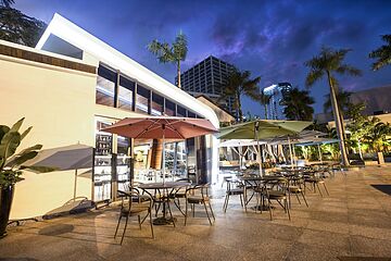 Poolside bar