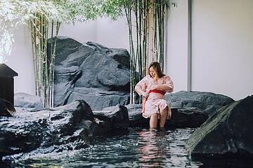 Indoor spa tub