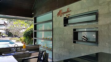 Poolside bar