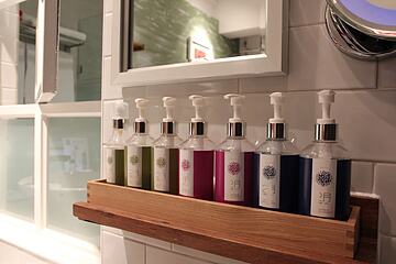 Bathroom amenities