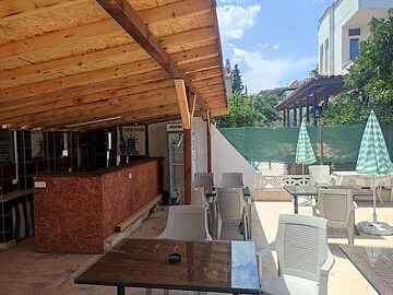 Poolside bar