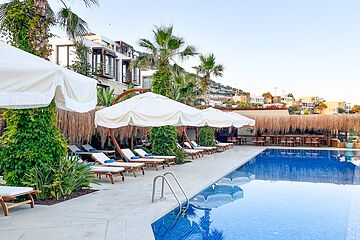 Infinity pool