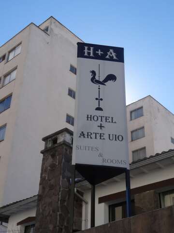 Hotel + Arte