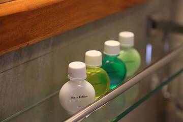 Bathroom amenities