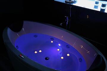 Jetted tub