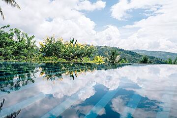 Infinity pool