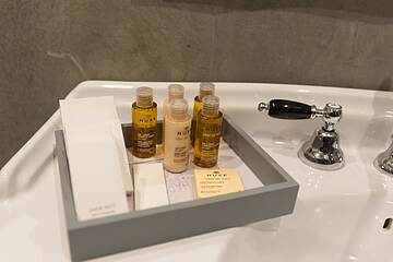 Bathroom amenities