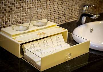 Bathroom amenities