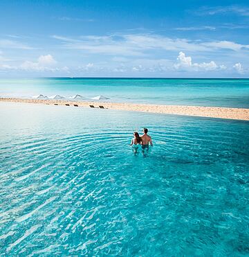 Infinity pool