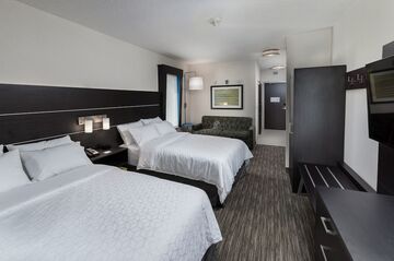 Holiday Inn Express & Suites Saskatoon East - University, an IHG Hotel