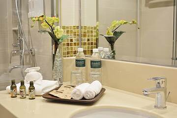 Bathroom amenities