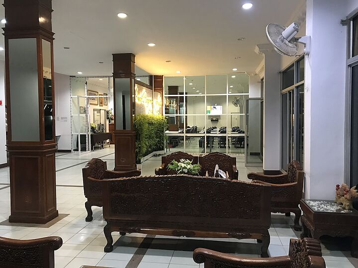 Lobby sitting area