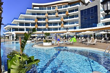 Poolside bar