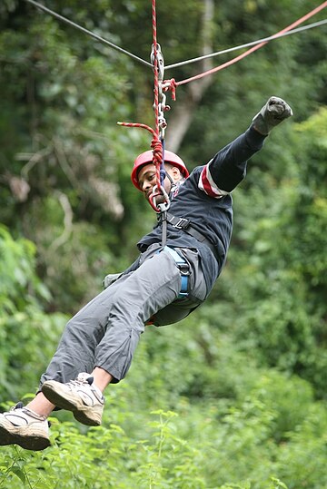 Ropes course (team building)