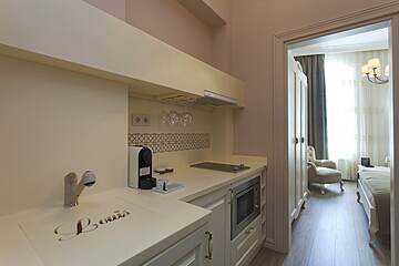 Private kitchenette