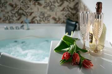 Private spa tub