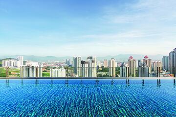 Infinity pool