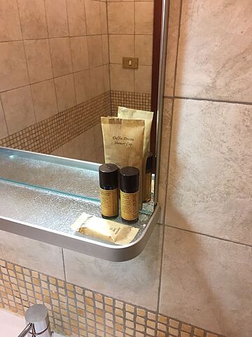 Bathroom amenities