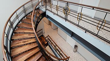 Handrails in stairways