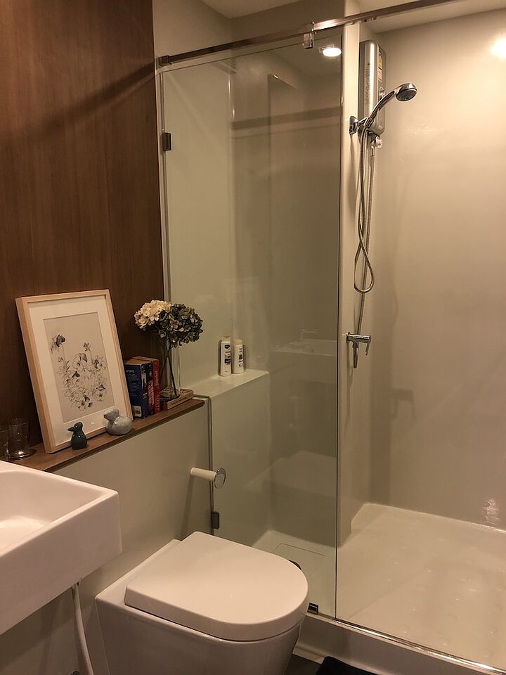 Bathroom shower