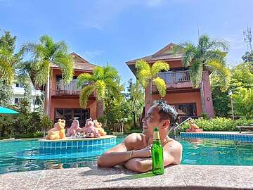 Poolside bar