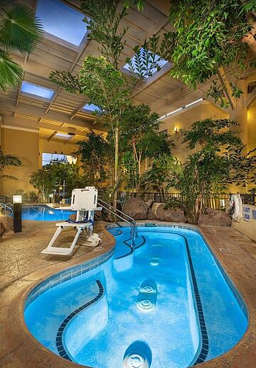 Indoor spa tub