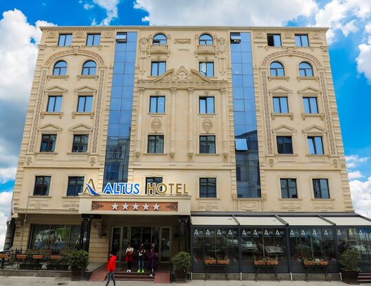 Altus Hotel Baku - Free Massage