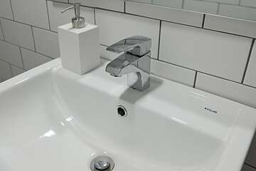 Bathroom sink